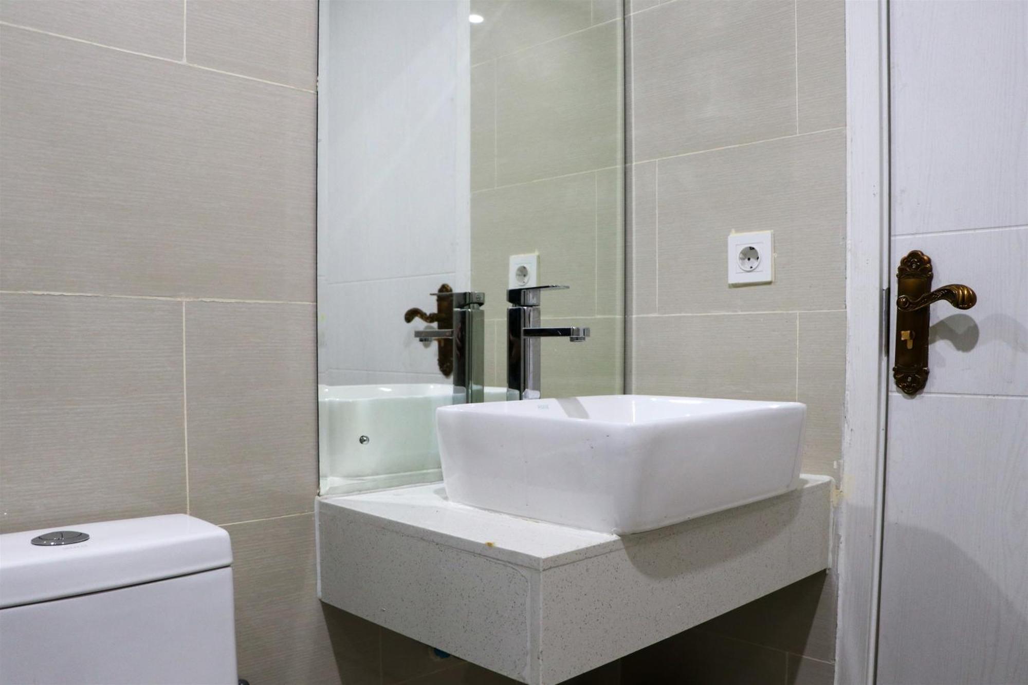 Comfort 2br At Daan Mogot By Travelio