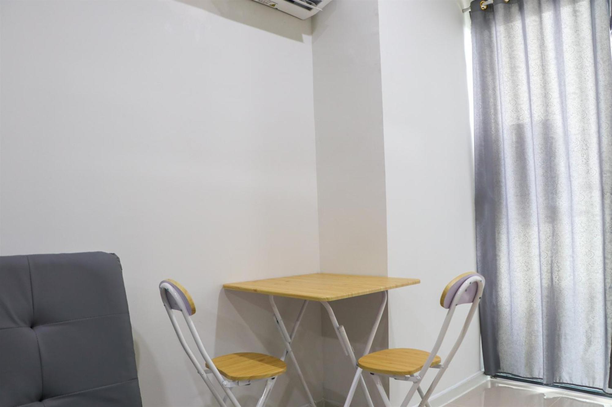 Comfort 2br At Daan Mogot By Travelio